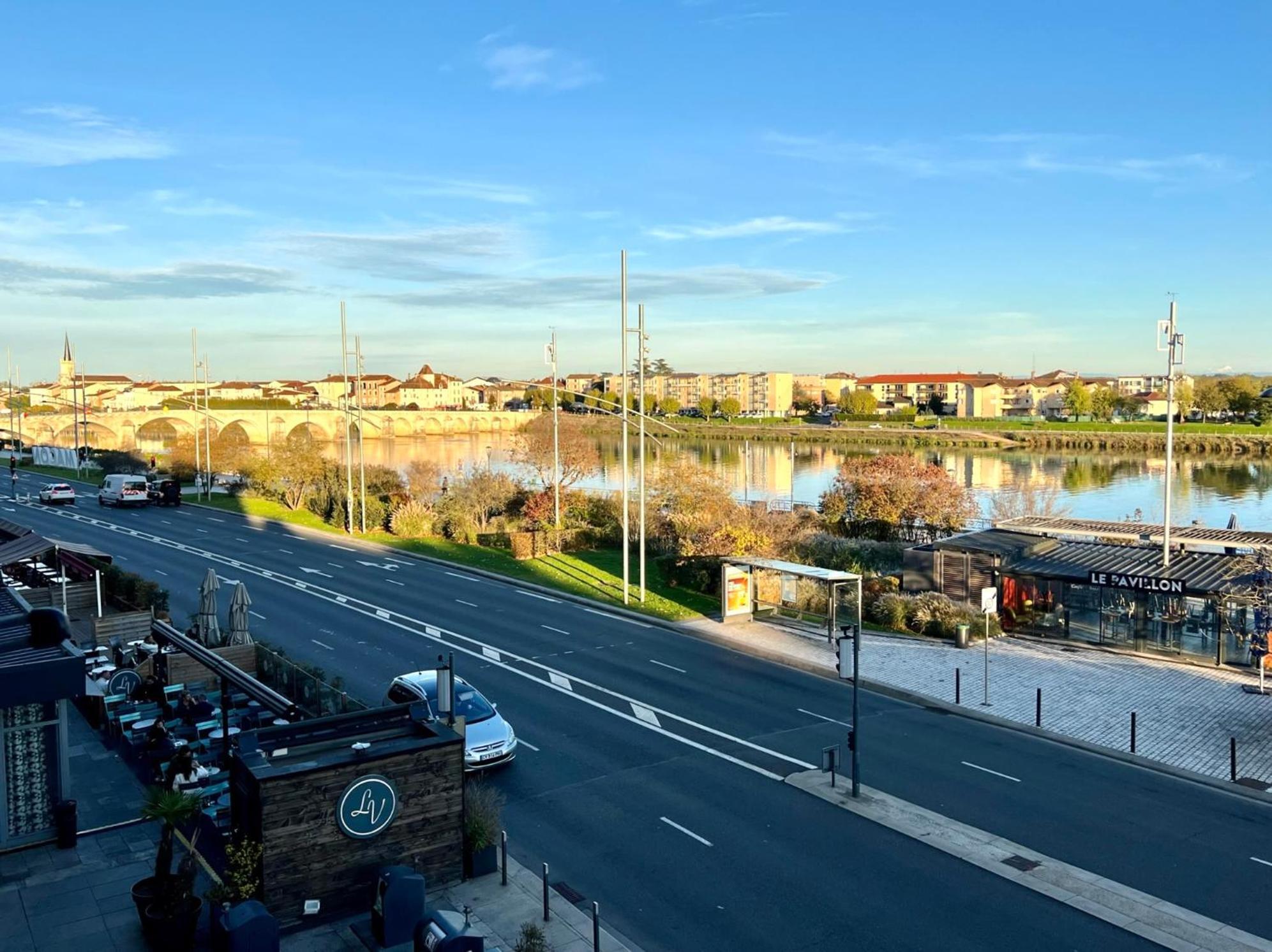 Les Rives De Saone - Balneotherapie Mâcon Exteriör bild