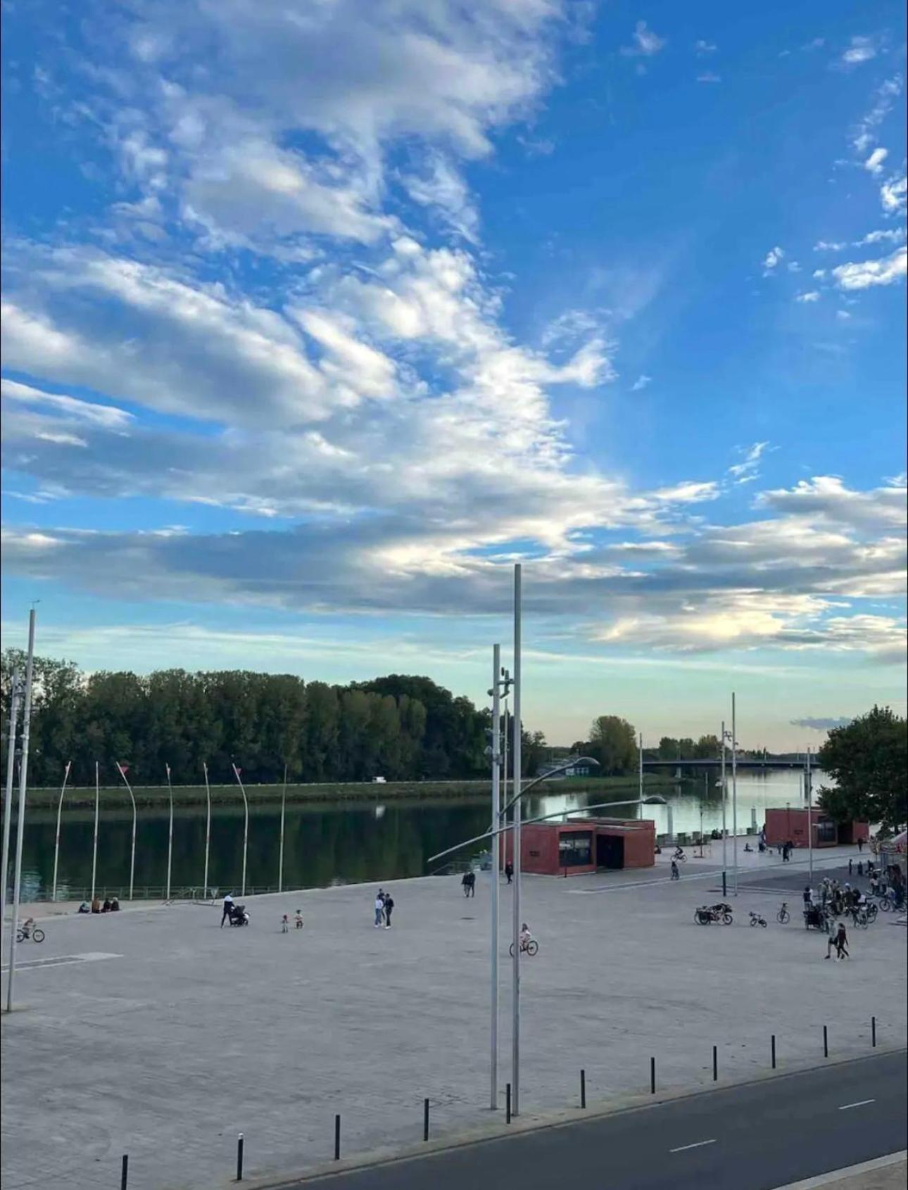 Les Rives De Saone - Balneotherapie Mâcon Exteriör bild